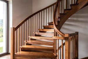 Holztreppe mit Erfahrung in Neuenstein – Treppenbau