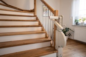 Holztreppen oder Treppenlifte in Bischbrunn – Treppenbau