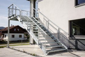 Stahltreppen in Holzkirchen – Treppenbau